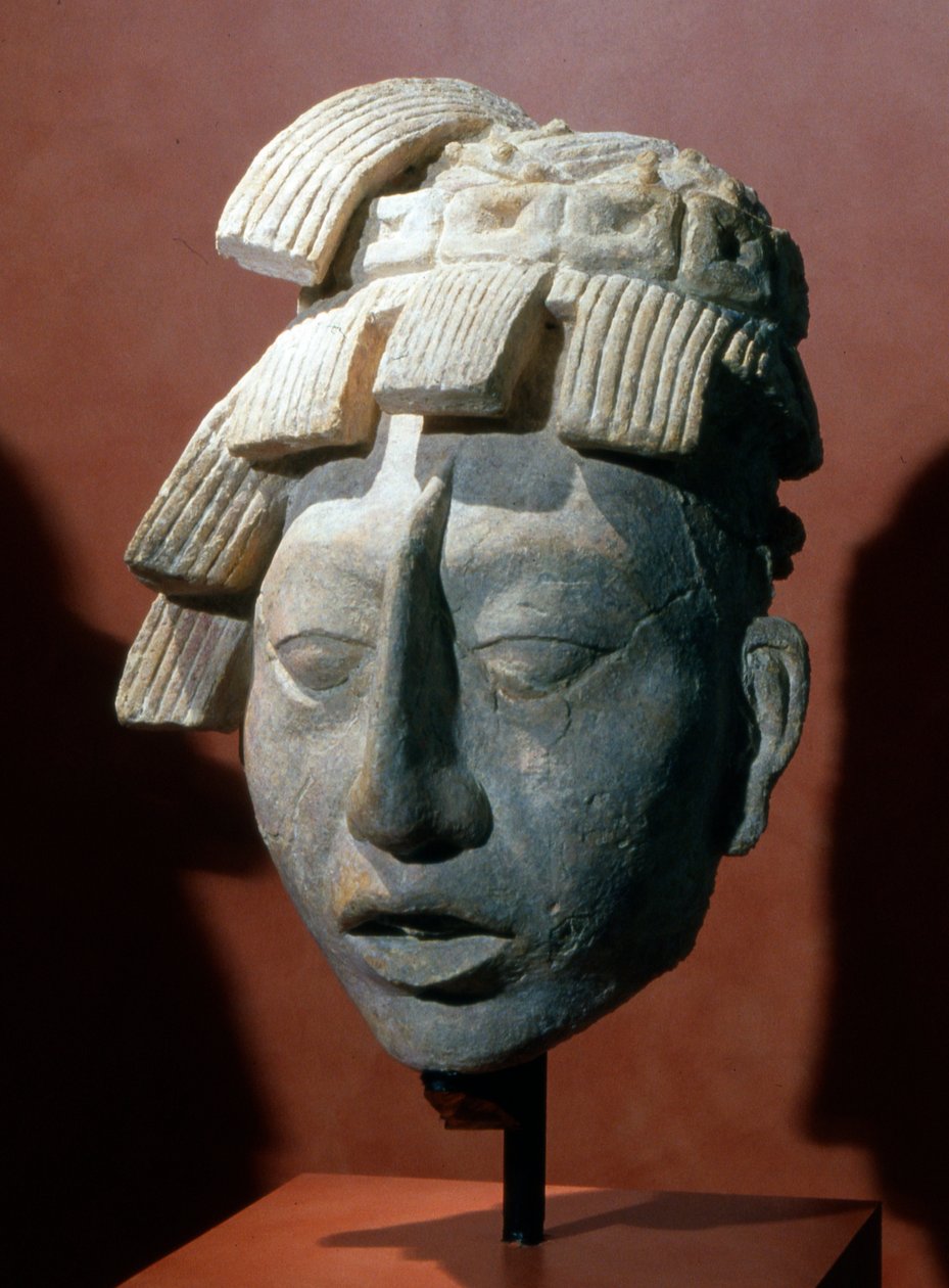 碑文の寺院（漆喰）からパレンケの王Pacalの肖像画の頭 作： マヤ