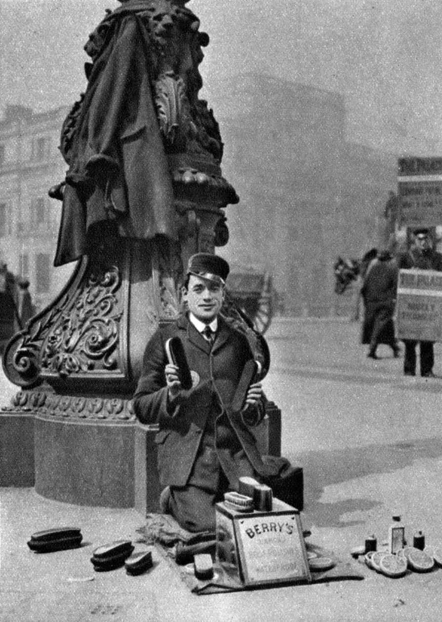 ブーツブラック、ロンドン、1926-1927 作： マクリーシュ