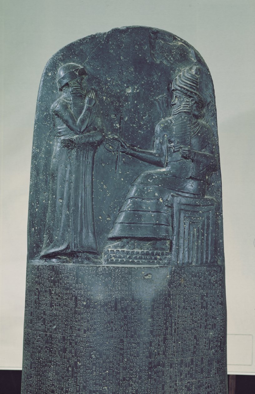 彼の有名な法典、旧バビロニア時代、1760 BC（玄武岩）で彼の法律をハンムラビ王に命じた太陽神シャマシュのレリーフフィギュア 作： メソポタミア