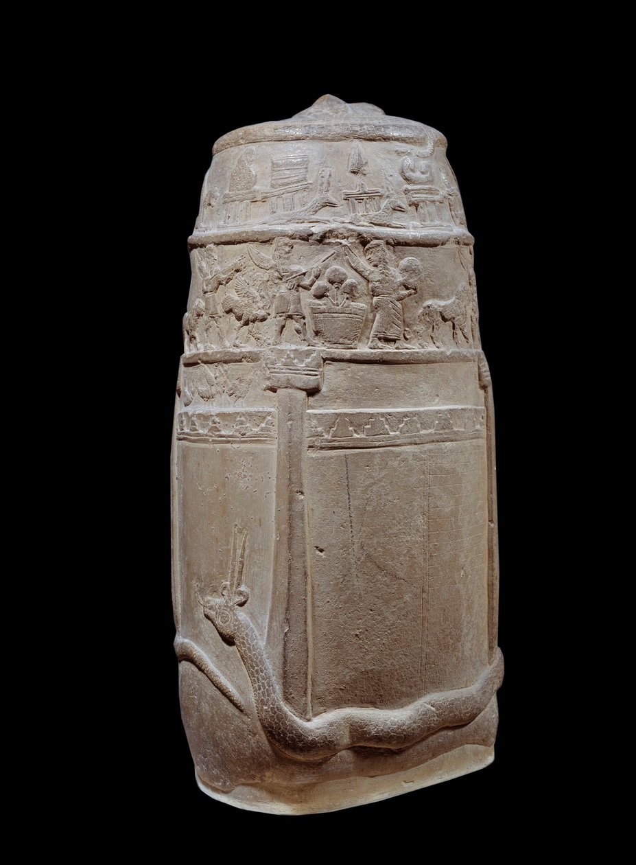 Mesopotamien: Kudurru aus unvollendetem Kalkstein (Stele, die als Unterstützung für Landspenden der kassitischen Herrscher von Babylon an Familienmitglieder oder hohe Würdenträger diente). Die Inschrift ist in Keilschrift. Der Text ist ein Bericht über die von Mesopotamian Mesopotamian
