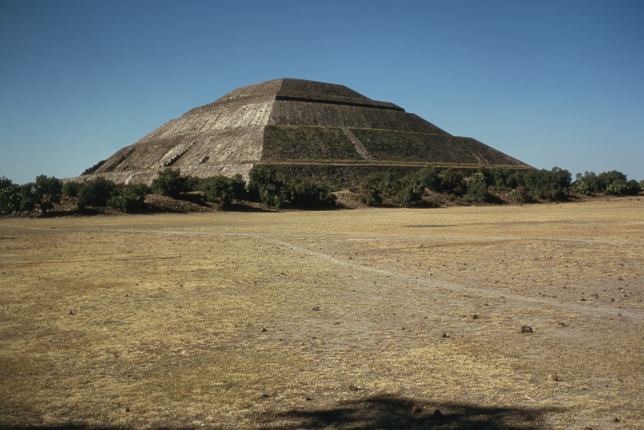 太陽のピラミッド、紀元300年 作： メキシコの学校