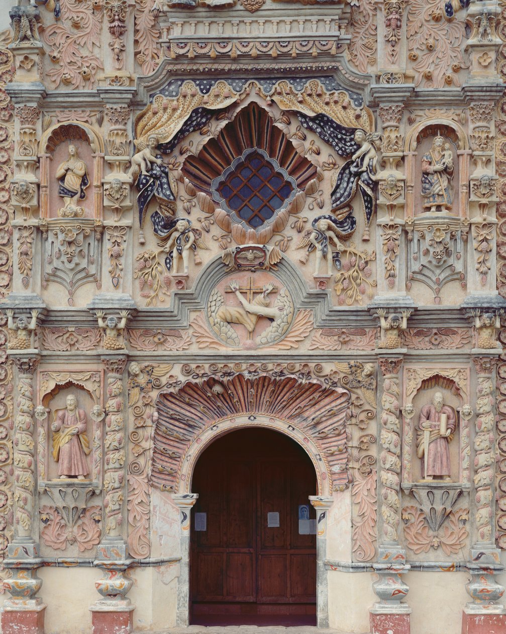 聖フランシスのフランシスコ会伝道教会のファサード、1754-62 作： メキシコの学校