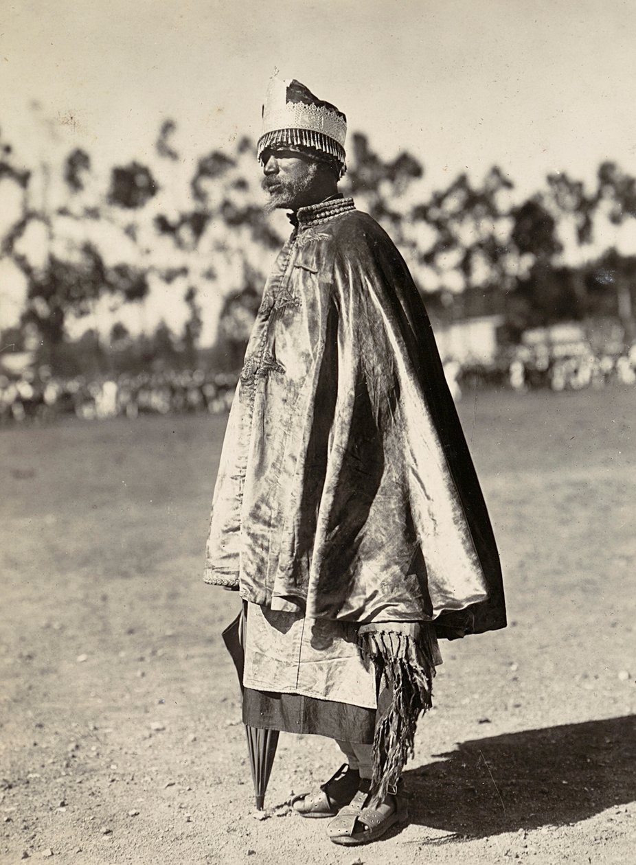ファシズムの時代に帝国を築く。コプト教の司祭、1936年09月05日（モノクロ写真 作： モデスティノ・バルディネッティ