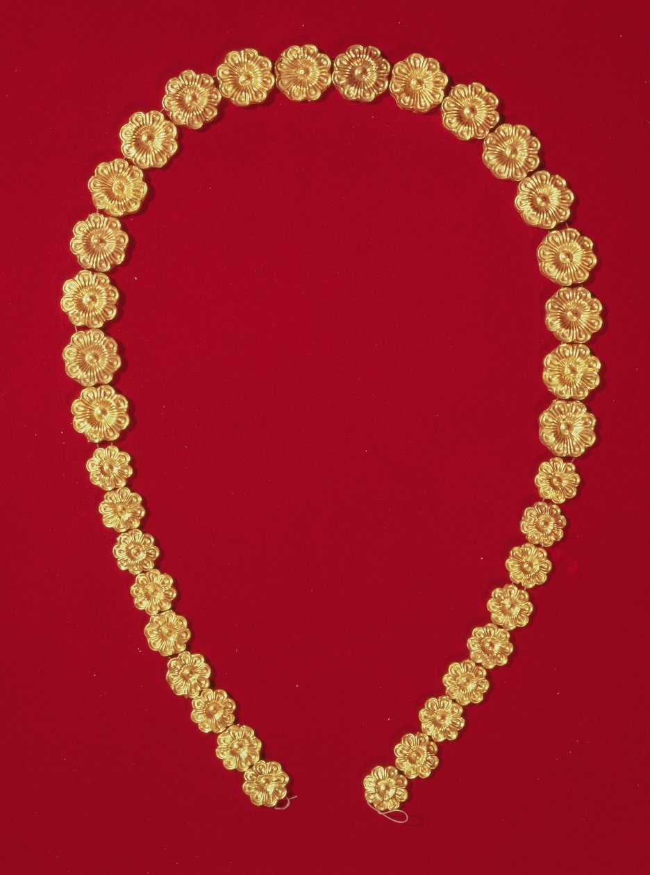 デンドラのトロス墓にあるロゼット型のレリーフビーズのネックレス、紀元前1400年頃（金） 作： ミケーネ人