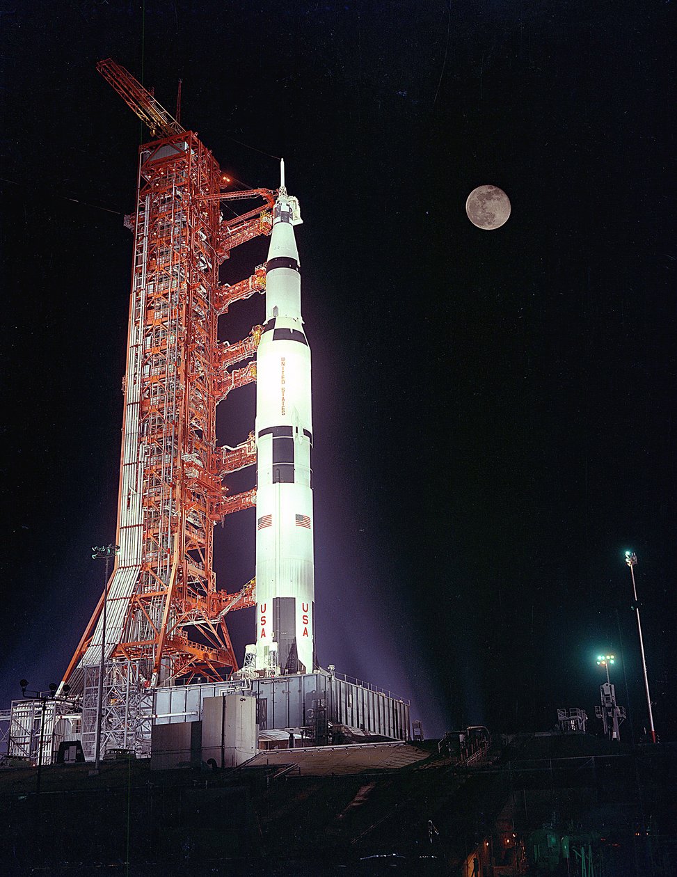 アポロ 17 号 - NASA、1972 年。 作： NASA画像