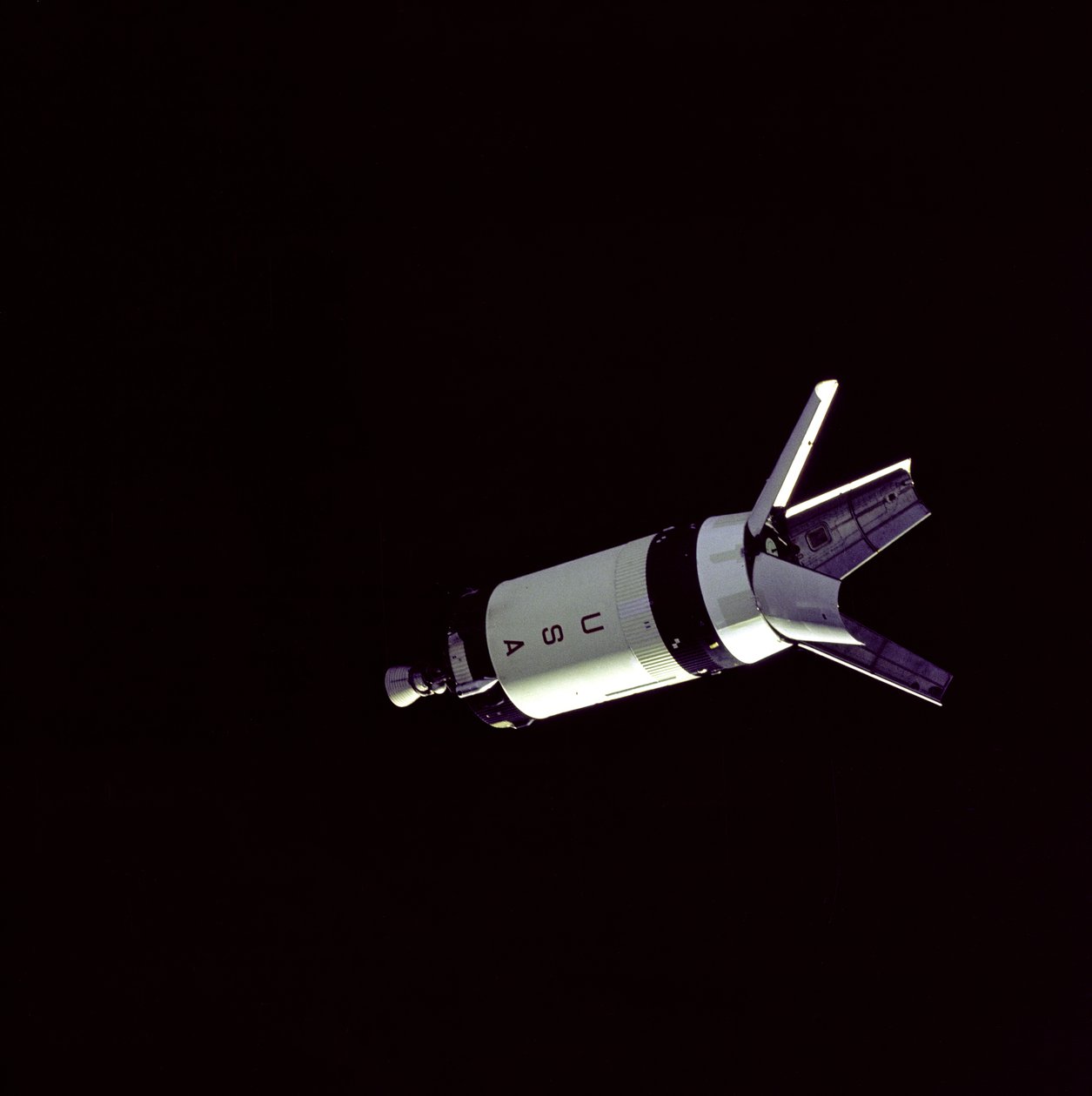 アポロ 7 号 - NASA、1968 年。 作： NASA画像