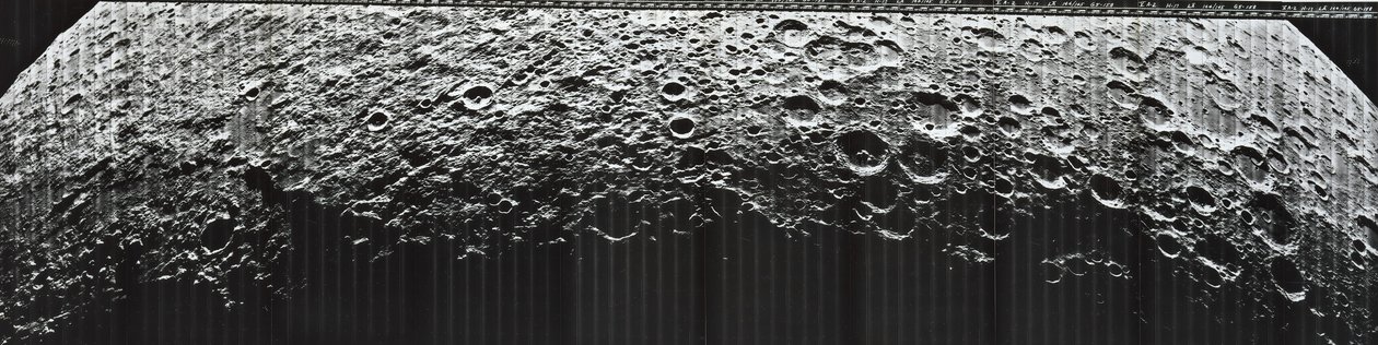 月のパノラマ #158、1967 年。 作： NASA画像