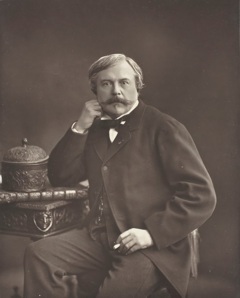 エドモンド・ド・ゴンクール フランスの作家・評論家、1822～1896年頃。 185376. 作： ナダール