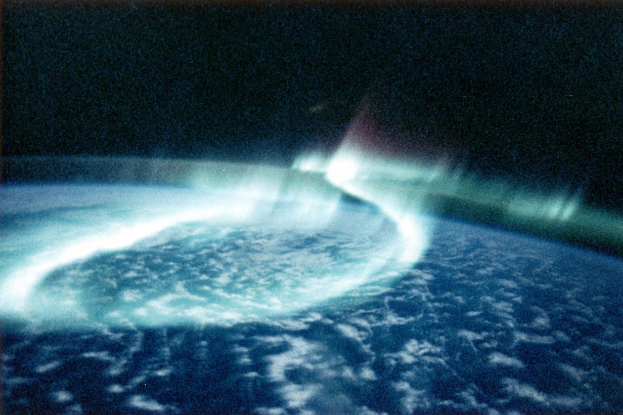 宇宙から見たオーロラ（オーロラ）。 NASAの写真。 作： 全米航空宇宙局全米航空宇宙局