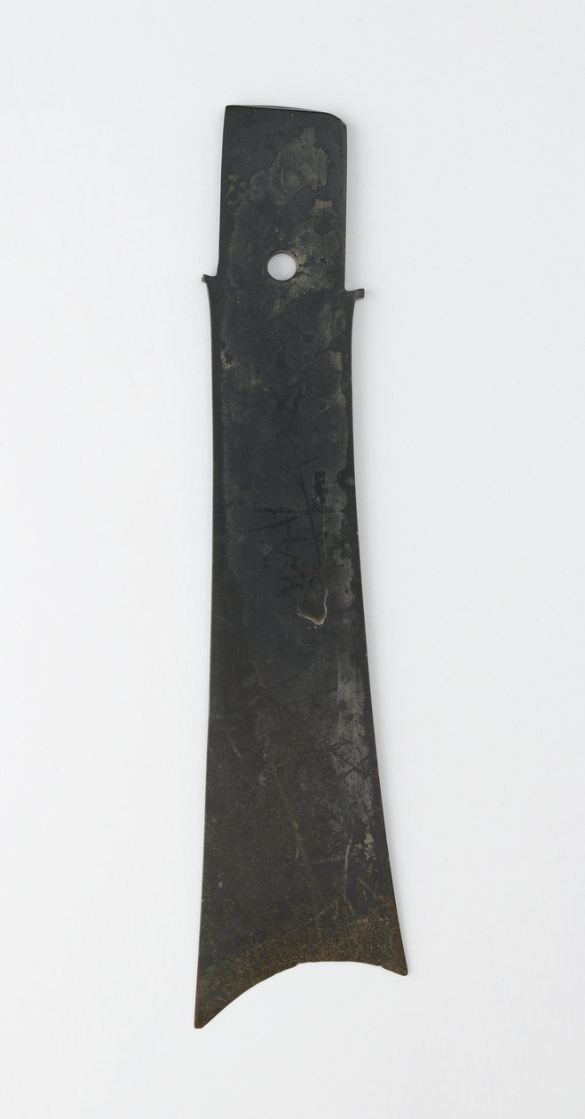 フォーク型のノミ（zhang）、Qijia Culture、c.2500-2000 BC（jade（nephrite）） 作： 新石器時代の中国の学校