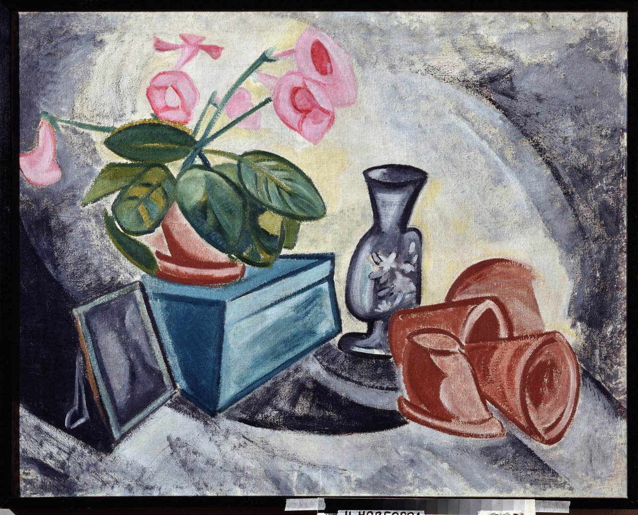 ピンクの花のある静物。 Olga Vladimirovna Rozanova（1886-1918）による絵画、キャンバスに油彩 作： オルガ・ウラジミロヴナ・ロザノワ