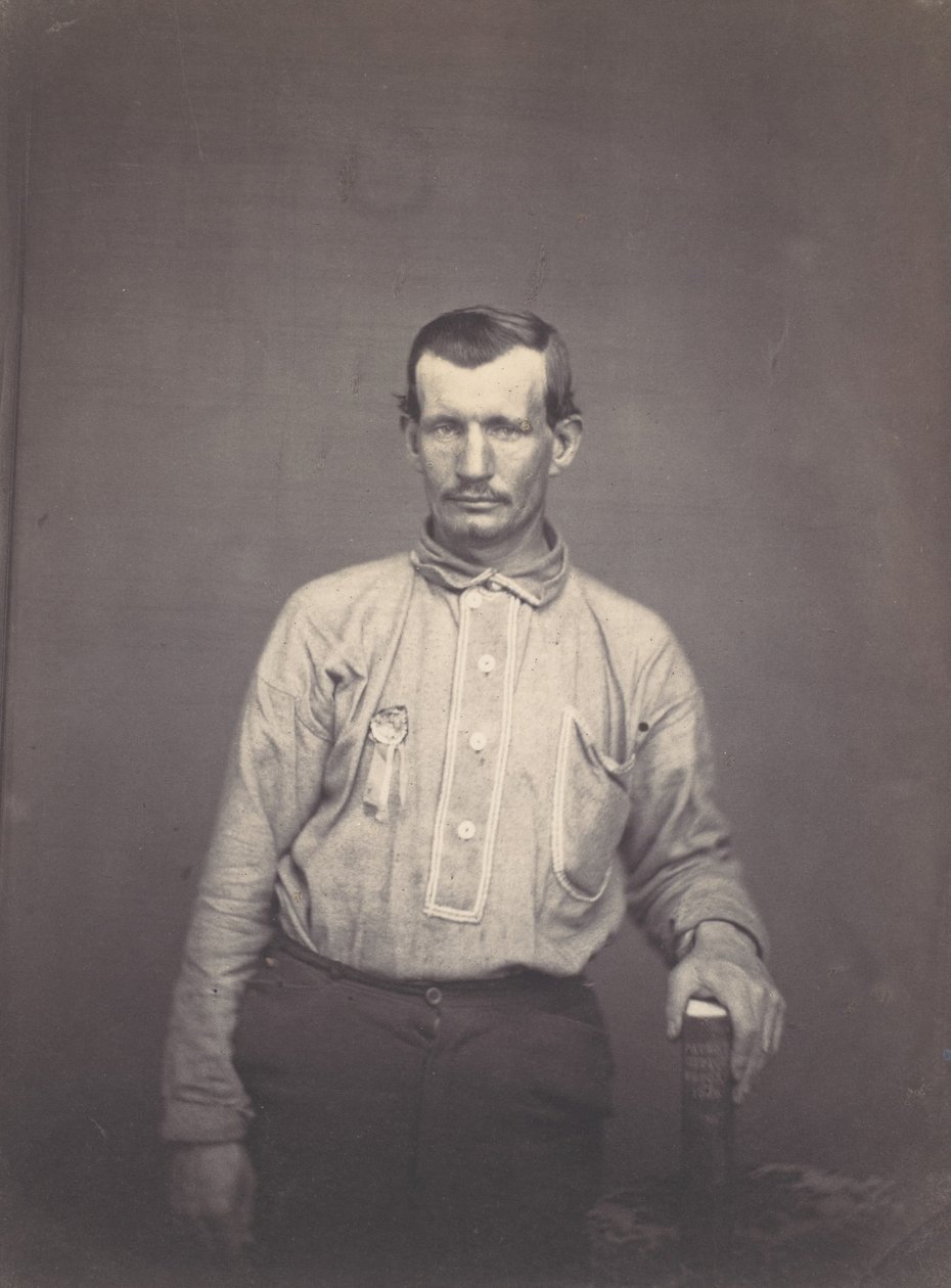 Man Holding Patent Office Book、カリフォルニア州。 1857年。 作： オリバー・H・ウィラード。