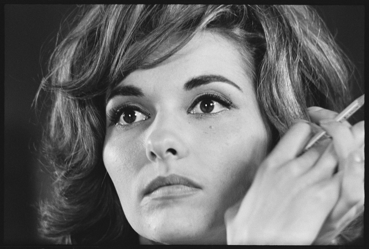 Nancy Kovacのクローズアップポートレート 作： オーランド・スエロ