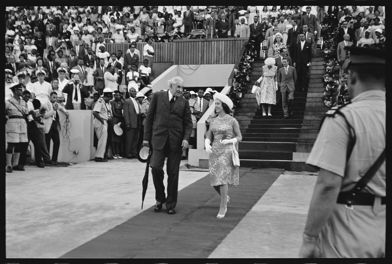 ジャマイカの独立を祝うマーガレット王女とブスタマンテ首相 1962年(白黒写真) 作： オーランド・スエロ