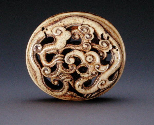 箱蓋の形をした根付（箱）c.1870（ベースは195499を参照） 作： 尾崎国際