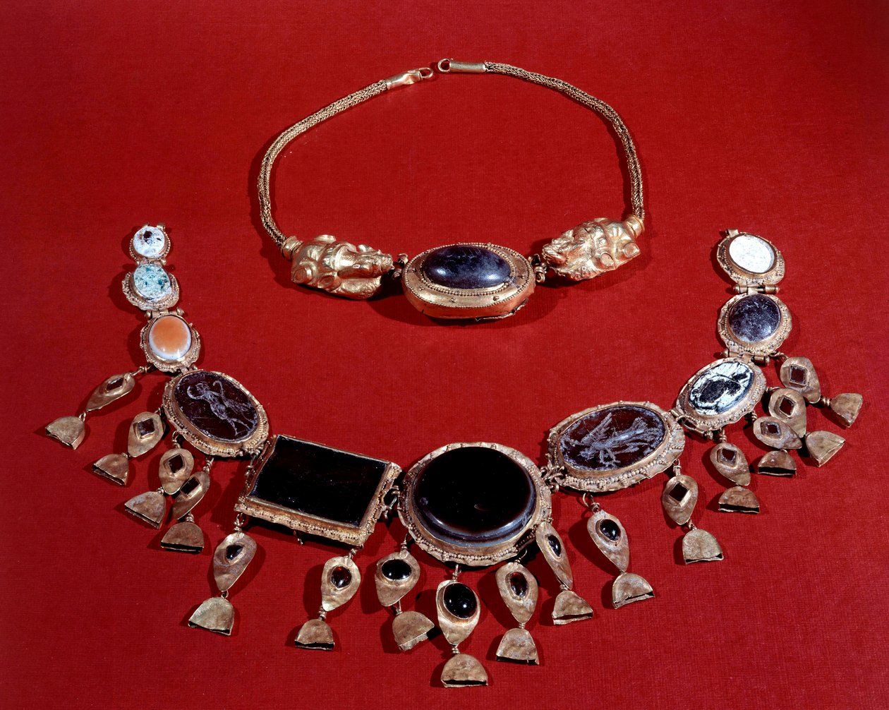ペルシャ美術：2つの金製ネックレス、パルテ時代、紀元後3世紀 作： ペルシャ語
