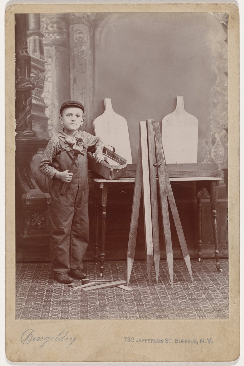 大工手伝いの肖像,c.1900年（写真） 作： ピーター・ディンゲルディ