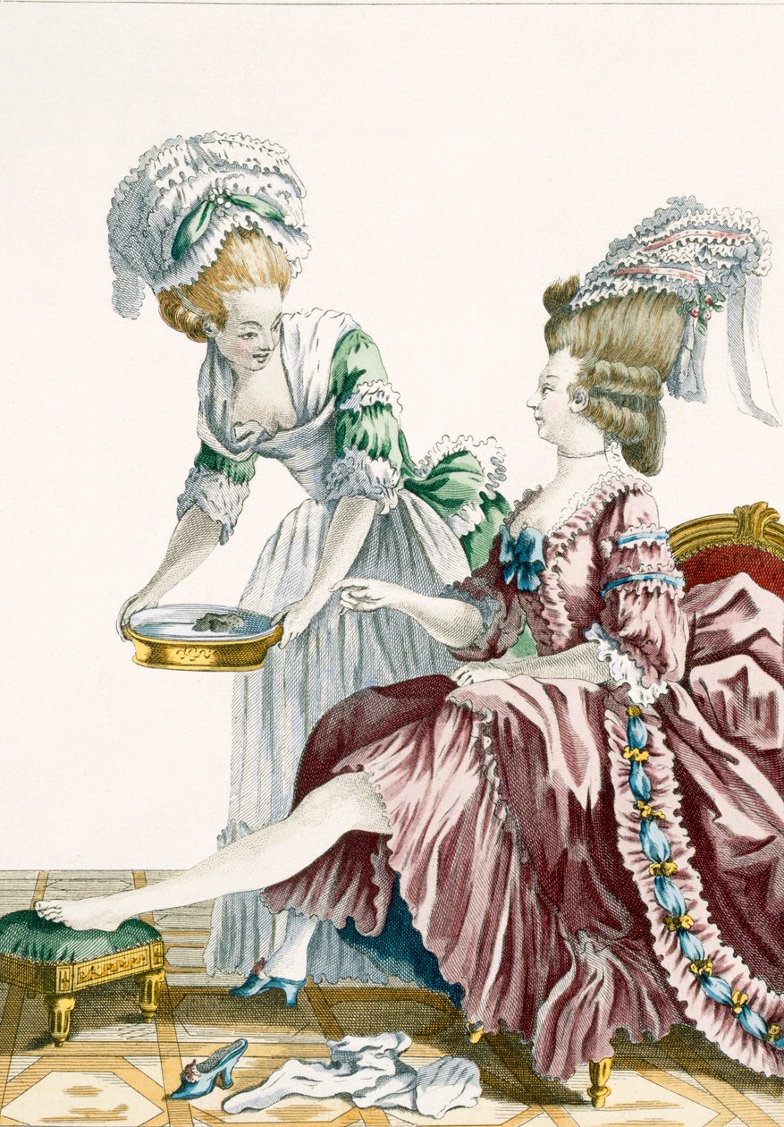 彼女の足を洗うエレガントな女性、デュパンによって刻まれた「Galerie des Modes et Costumes Francais」のプレート32、1778 作： ピエール・トーマス・ル・クラーク