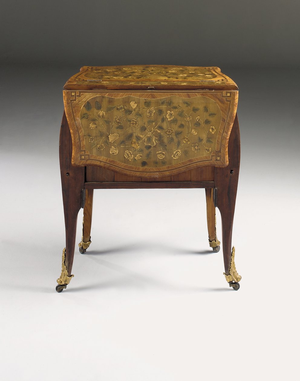 ルイ15世の箪笥、c.1765-70（オルモルに取り付けられたチューリップウッド、シカモア、アマランサス、寄木細工）（463004、465390、465391も参照） 作： ピエール・ルセル