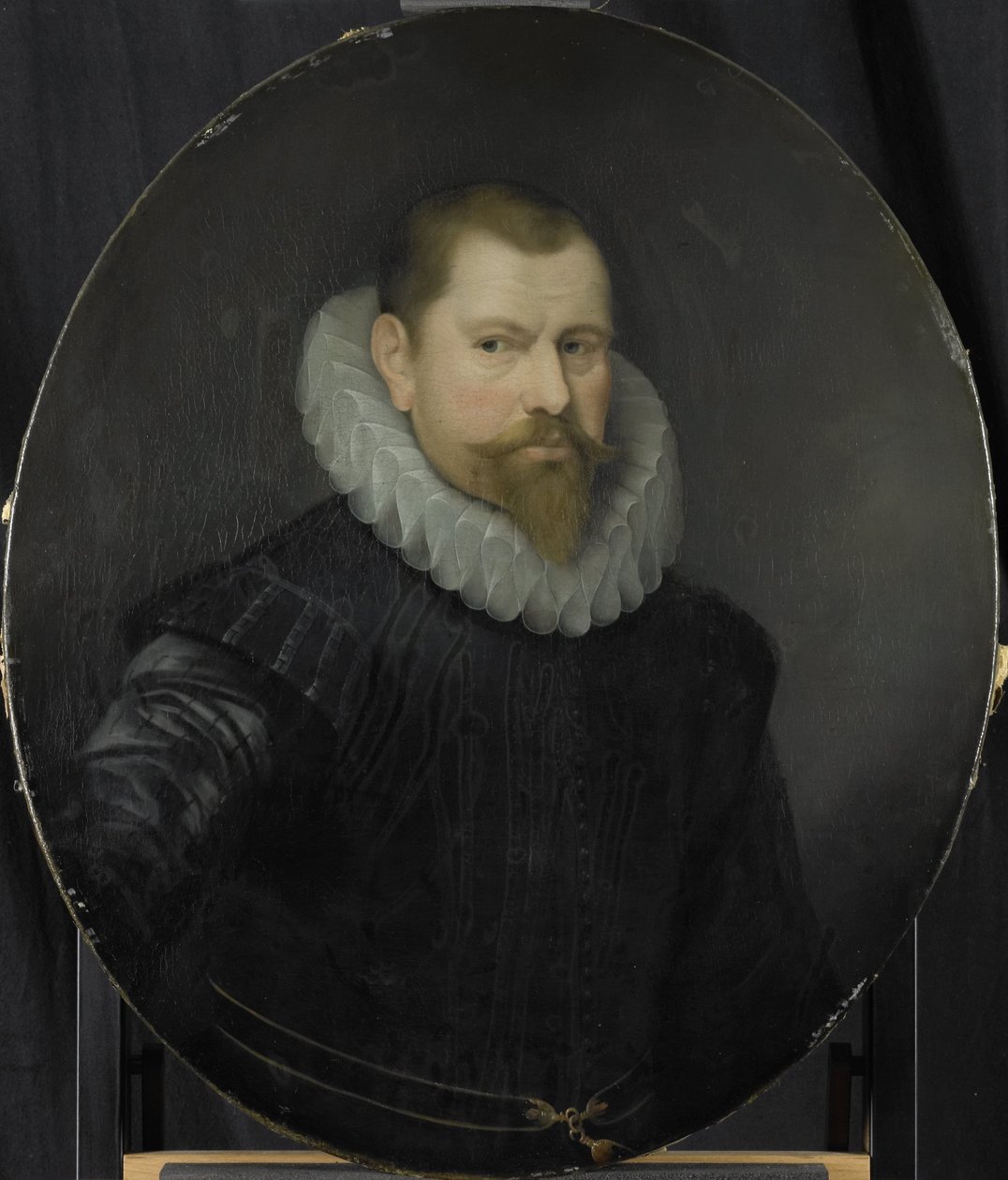 1602年に選出された、オランダ東インド会社のロッテルダム商工会議所のディレクターであるコーネリス・マトリエフ・ザ・ヤンガーの肖像 作： ピーター・ファン・デル・ヴェルフ