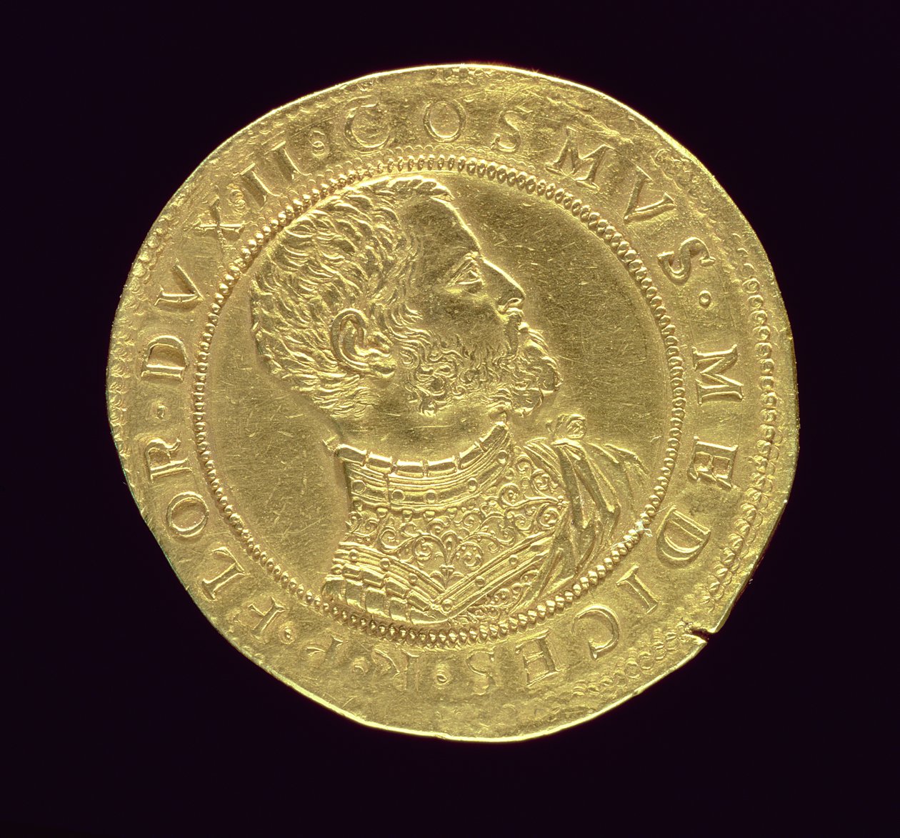 鎧の金色のCosimo I（1519-74）の表側（金メッキ）碑文：COSMVS MEDICES RP FLOR DVX II（逆は119191を参照） 作： ピエトロパオロガレオッティ