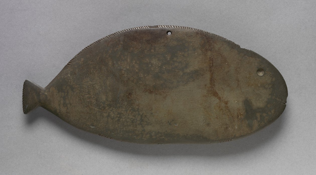 魚の形をしたパレット 前3500～2950年頃（グレイワッケ 作： エジプト王朝時代