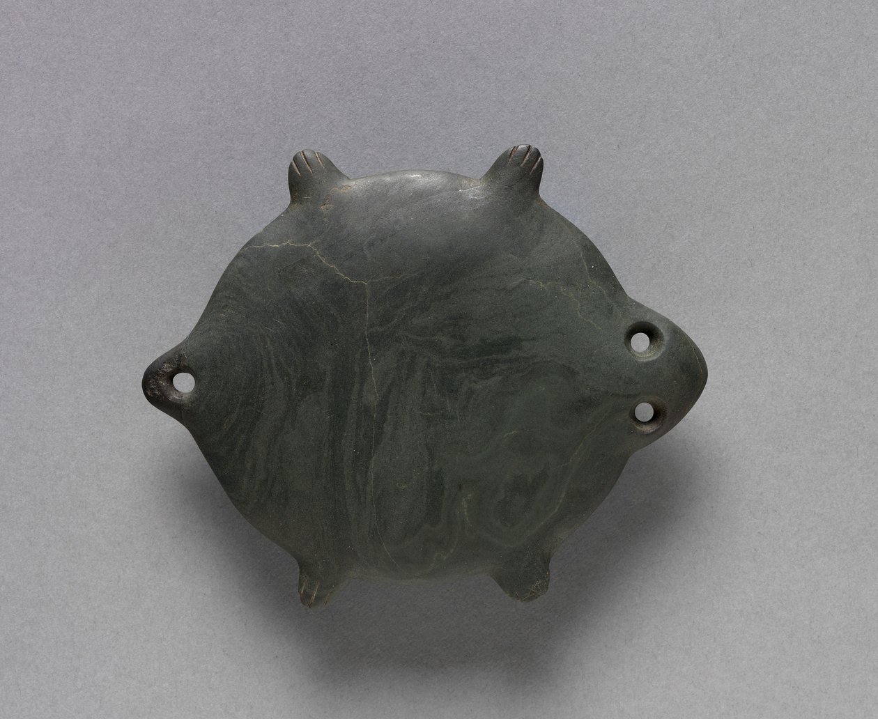 亀の形をしたパレット 前3500～3050年頃（グレーワッケ 作： エジプト王朝時代