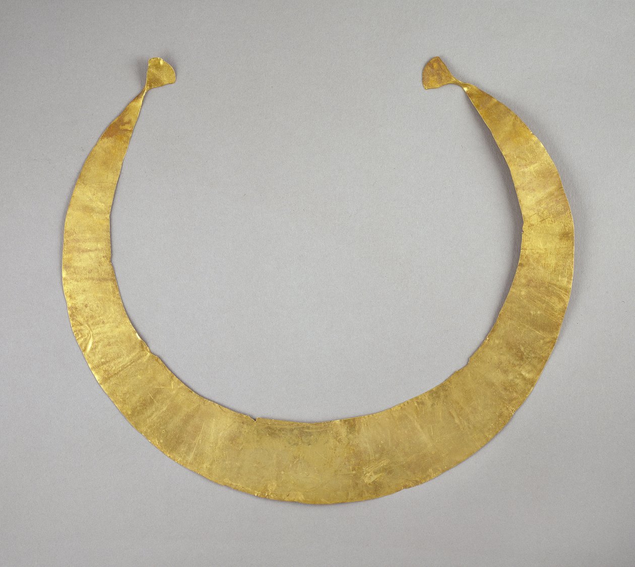 青銅器時代初期のコルク出身のルヌラ（金） 作： 先史時代