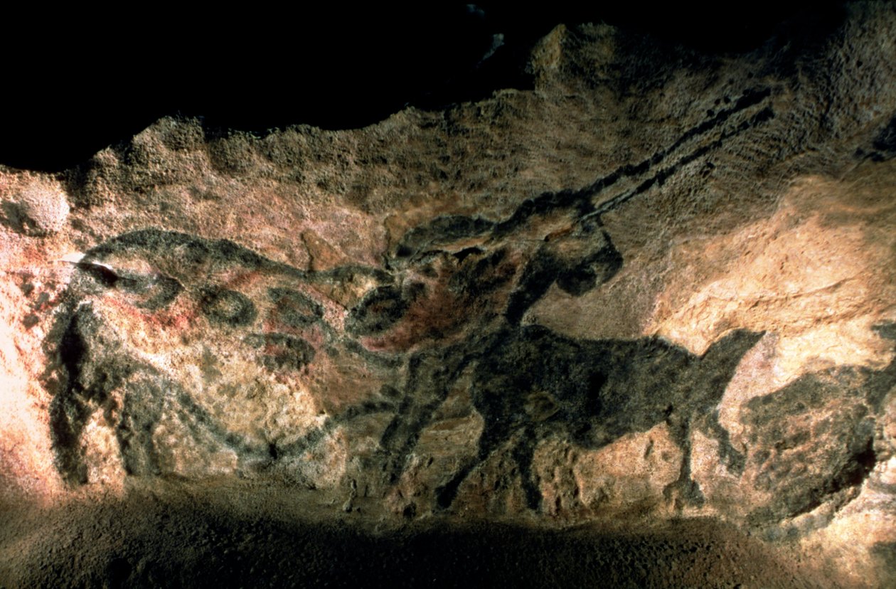 角のある動物の岩絵、紀元前17000年頃（洞窟壁画） 作： 先史時代