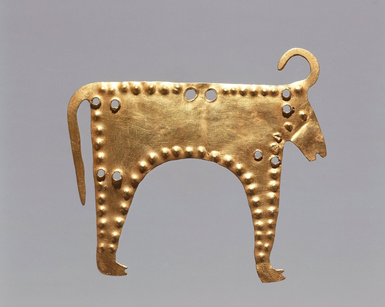 ブルガリア、ソフィア、Natsionalen Istoritchki Muzej、ヴァルナの動物像入り金箔 作： 先史時代先史時代