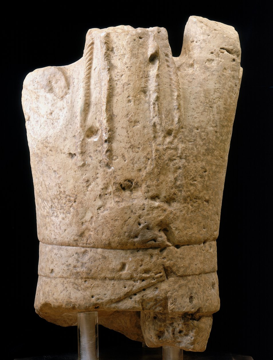 モンテ・プラマ（カブラ）の「ヌラーゲのボクサー」の胸像 作： 先史時代先史時代