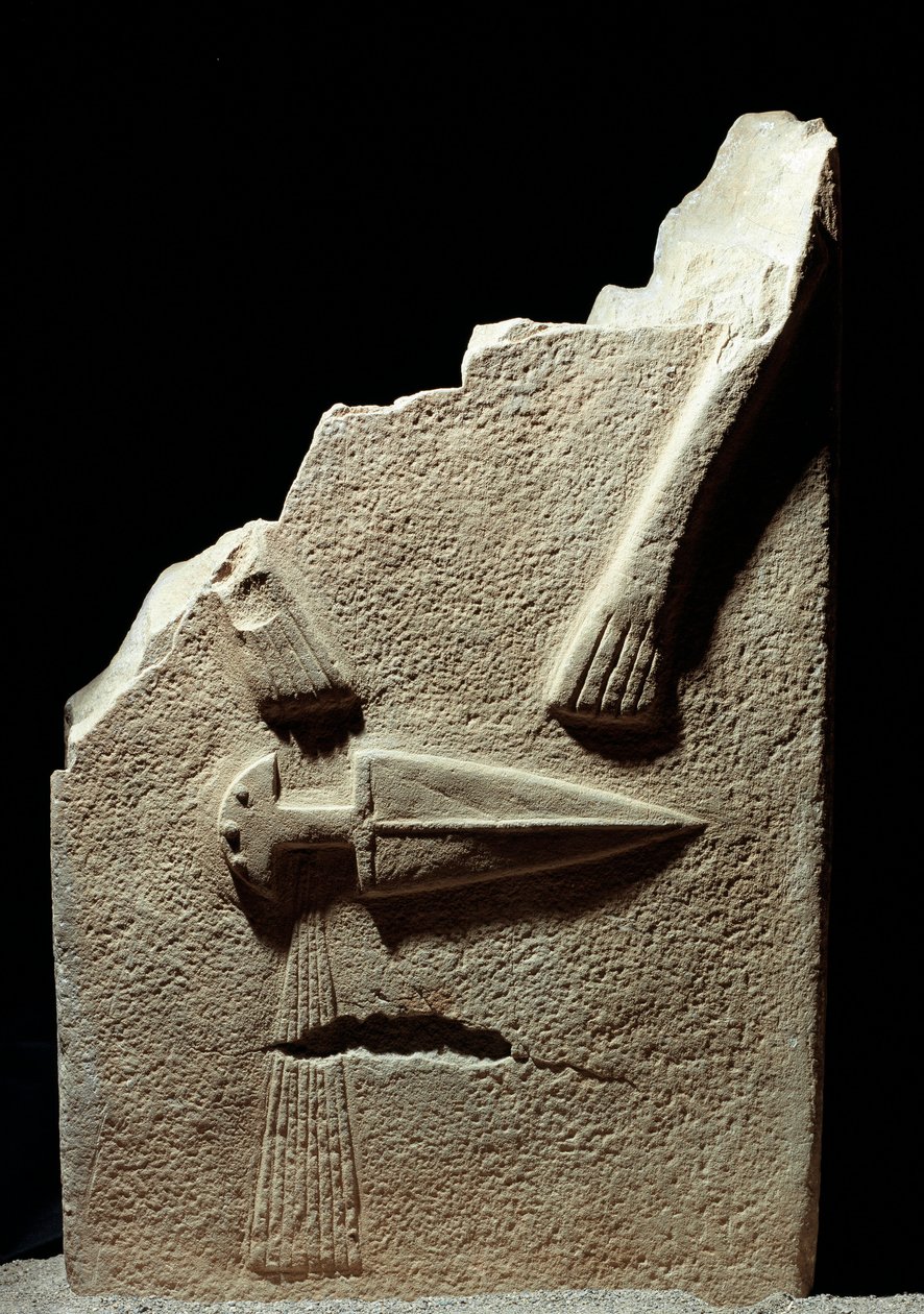 先史時代の芸術：イタリア、ラ・スペツィア近郊のルニジアナ遺跡で鉄器時代に彫られた石碑。紀元前1100〜800年。ラ・スペツィア、ルニジアーナ市民博物館 作： 先史時代先史時代