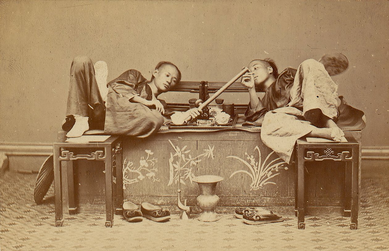 [アヘン喫煙者]、1870 年代。 作： 駄洒落
