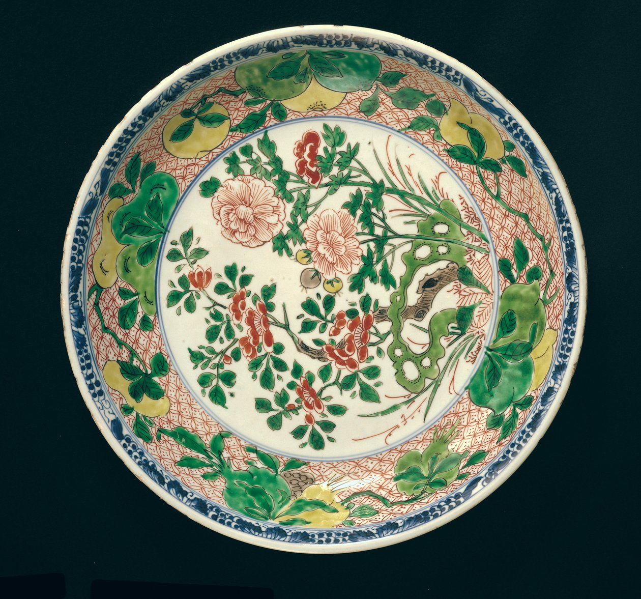 ファミールのヴェール装飾が施された料理、康西時代、1662-1722年（セラミック） 作： 清王朝の中国語学校