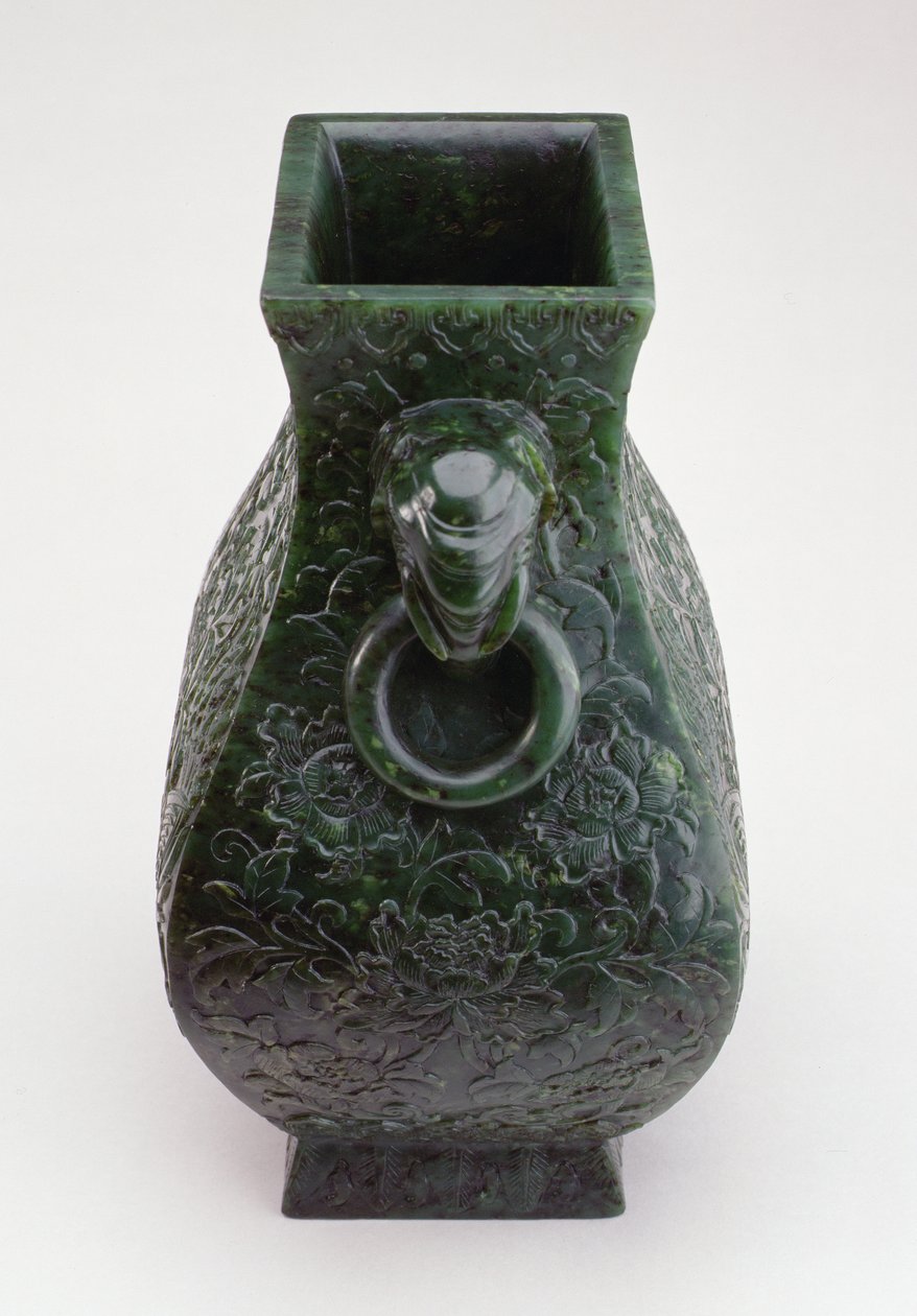 乾隆期のブロンズの牙胡形式の花器（1736-96）（翡翠） 作： 清王朝の中国語学校