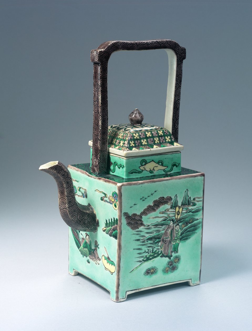 大規模な緑の家族のティーポット、康西時代（1662-1722）（磁器） 作： 清王朝の中国語学校