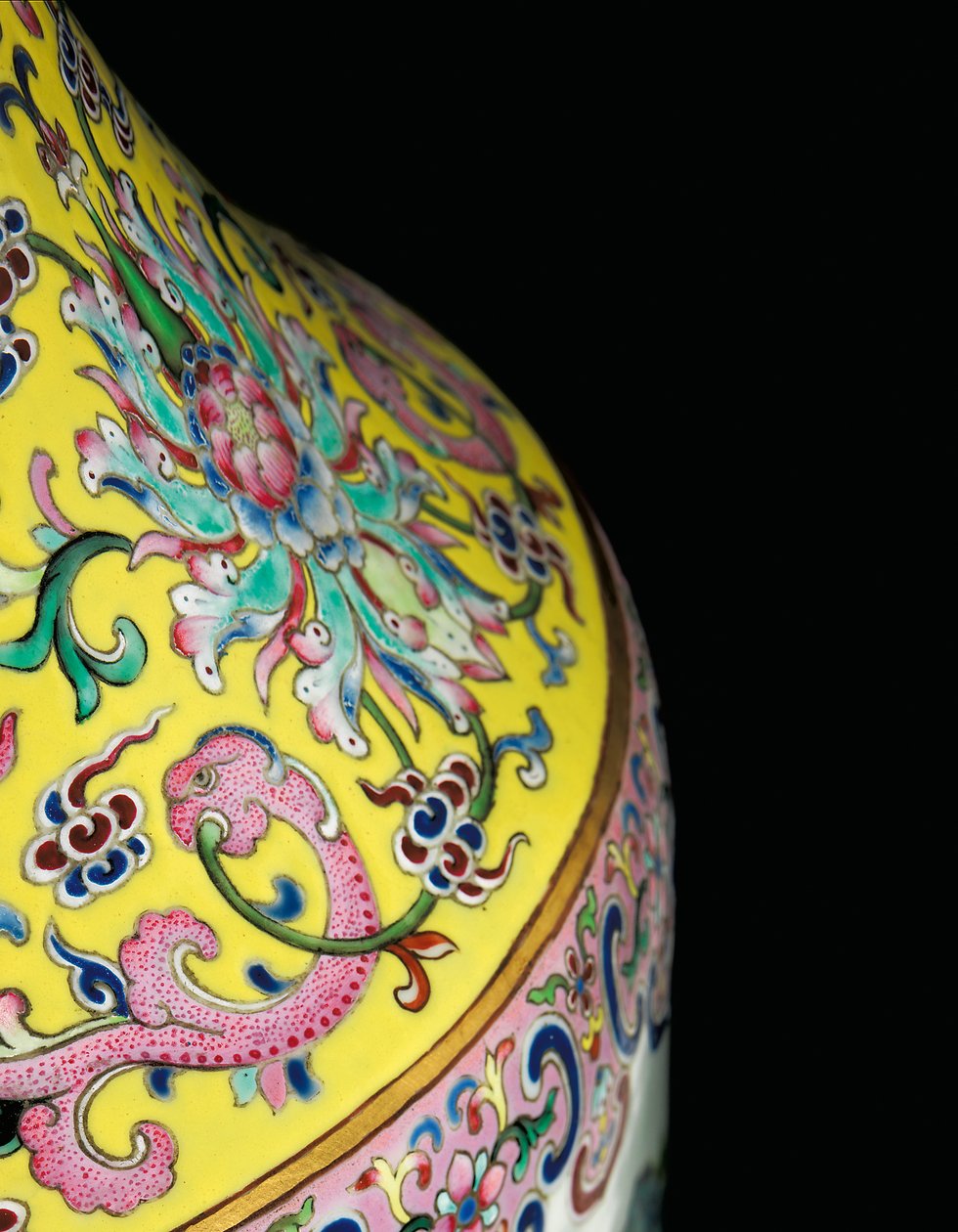 インペリアルファミールローズ花瓶（セラミック）のペアの1つからの詳細 作： 清朝嘉慶時代中国の学校