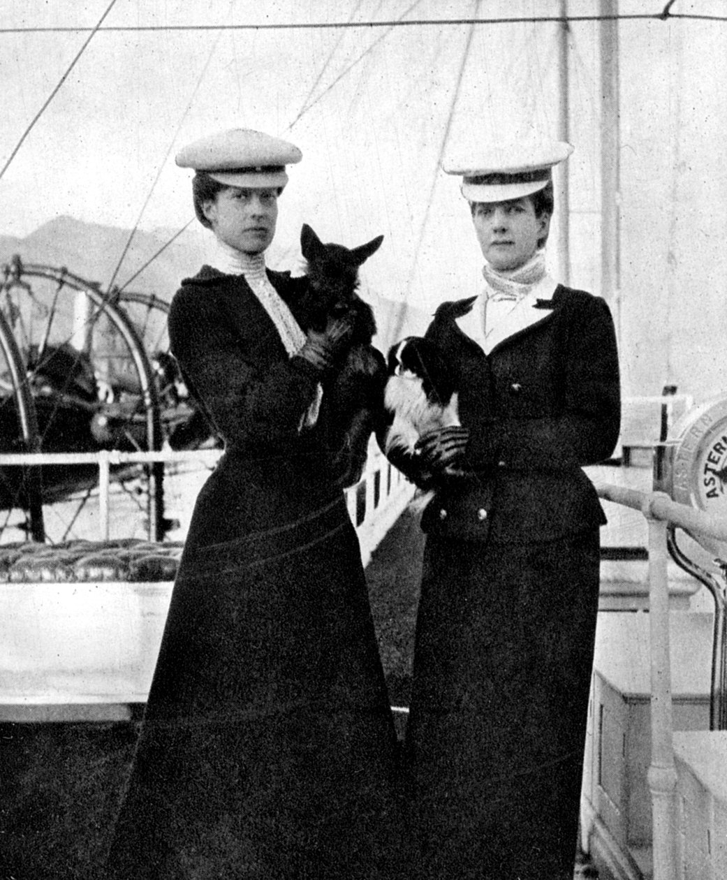アレクサンドラ女王1844-1925と娘のビクトリア王女1868-1935。 1908。 作： 女王アレクサンドラ