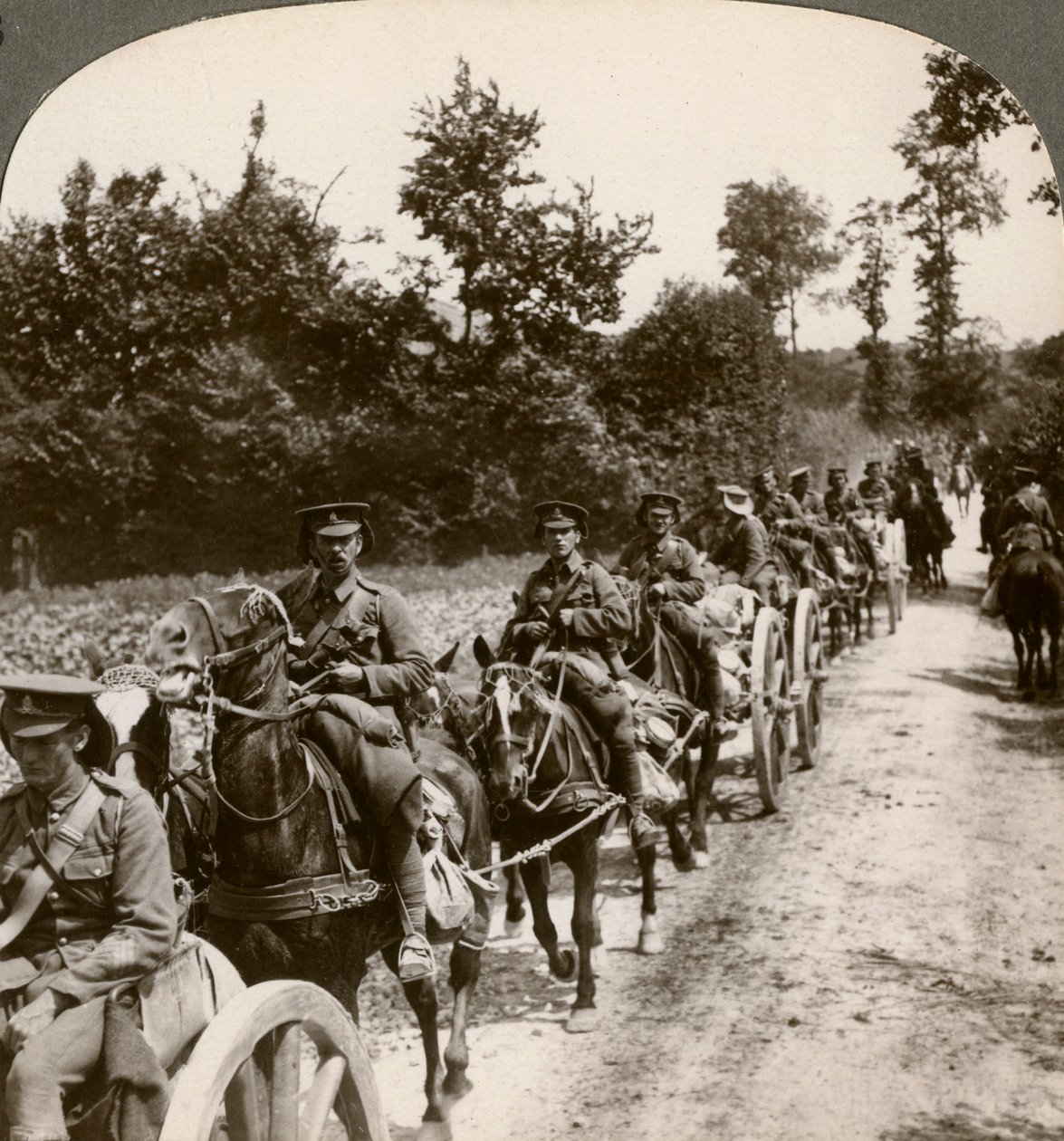 予備弾薬の持ち込み、第一次世界大戦、1914-1918。 作： 現実的な旅行出版社