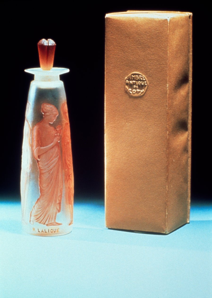 コティ社の香水「Ambre Antique」のガラス製フラコン 作： ルネ・ジュール・ラリック