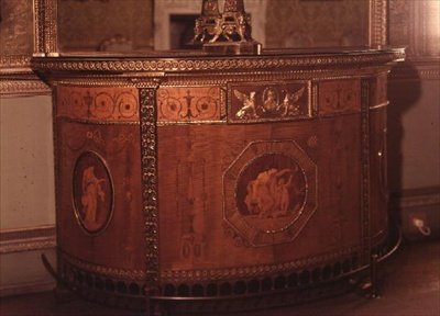 1773年にアダムが作った1組の便器の1つ 作： ロバート・アダムソン