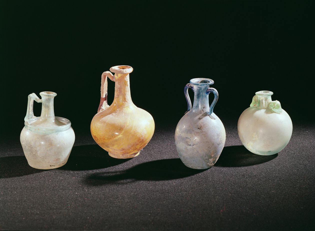 花瓶のセレクション、1〜2世紀（ガラス） 作： 小説