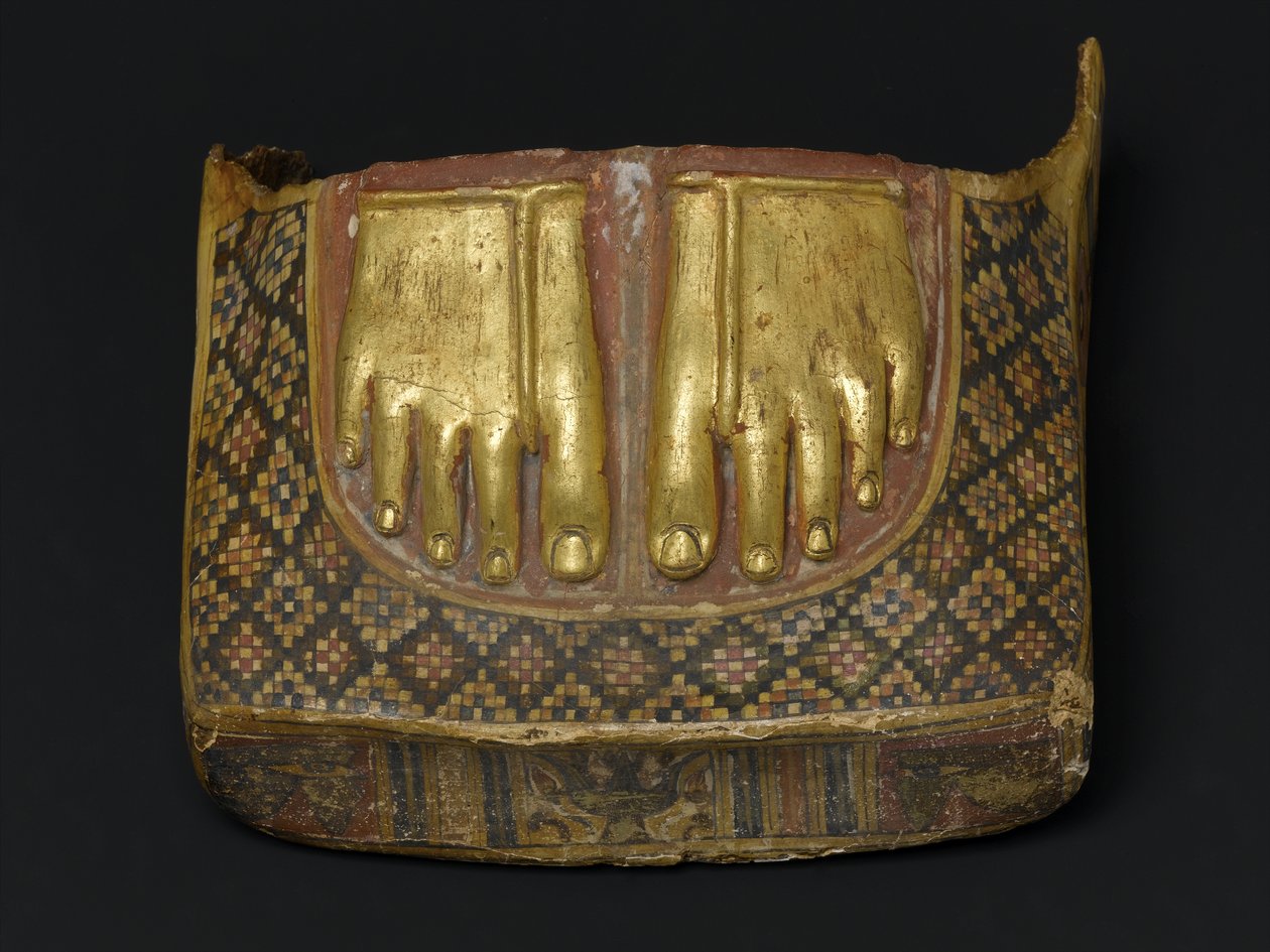 ミイラの足箱（金メッキされ塗装されたカルトナージュ） 作： ローマ時代のエジプト人