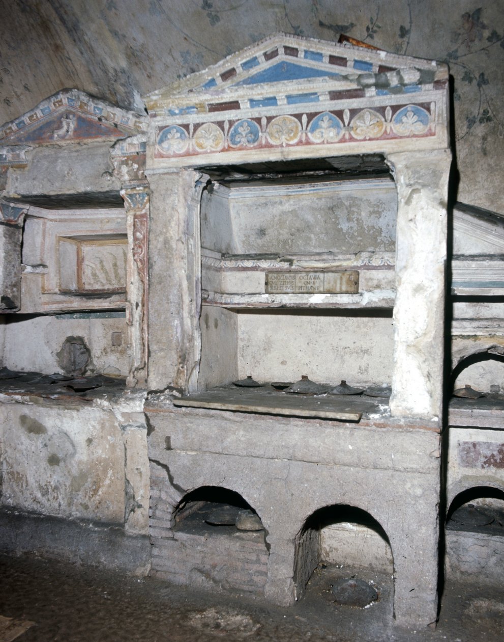Columbarium - Tomb of Pomponis Hylax 作： 小説