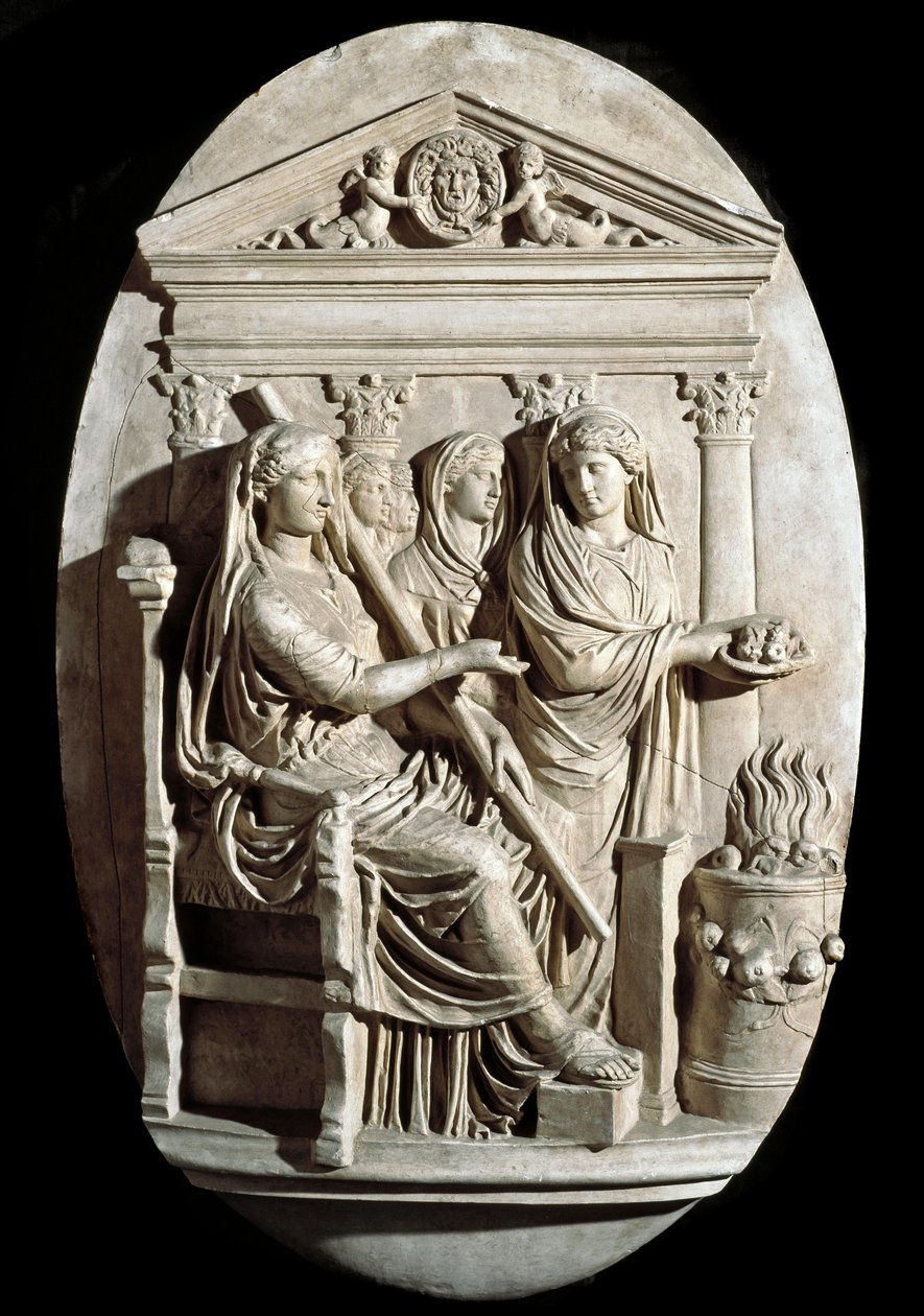 ローマ美術：ヴィラ・アルバーニのヴェスタ（ヘスティア）の犠牲の場面（低浮彫り）。 作： 小説