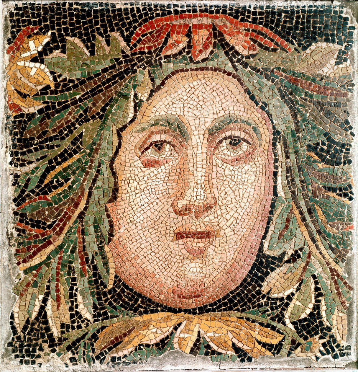 Römische Kunst: Mosaik, das den Kopf einer Meeresgottheit darstellt von Roman