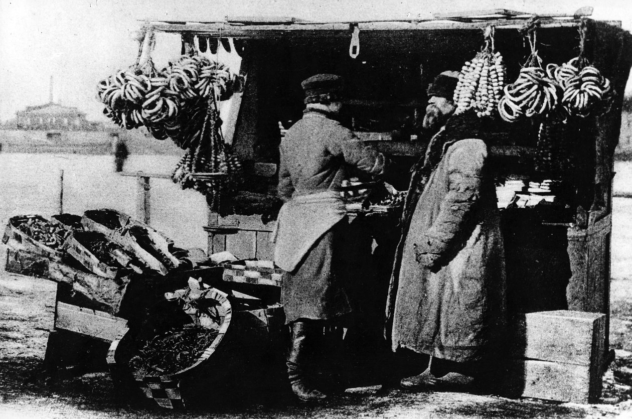 食品および農産物の屋台、サンクトペテルブルク、c。後半C19th 作： ロシアの写真家