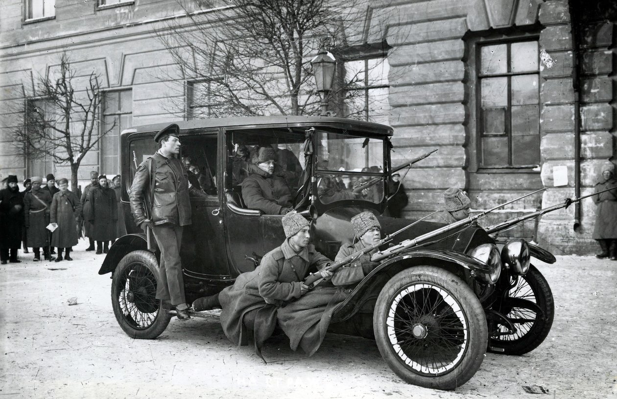 革命民兵、サンクトペテルブルク、1917 作： ロシアの写真家
