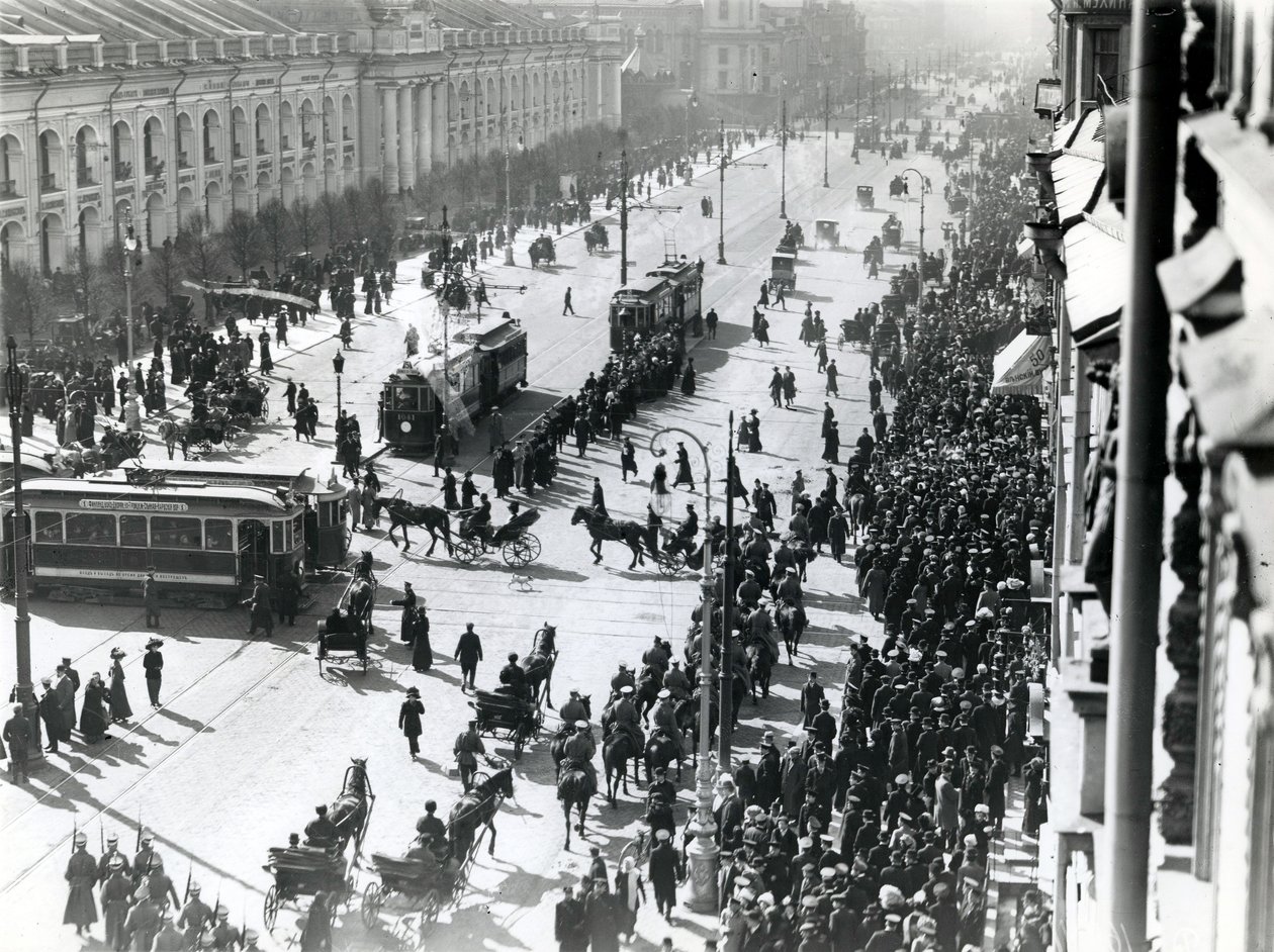 1912年4月、シベリアでのレナの虐殺に対するサンクトペテルブルクでのデモ 作： ロシアの写真家