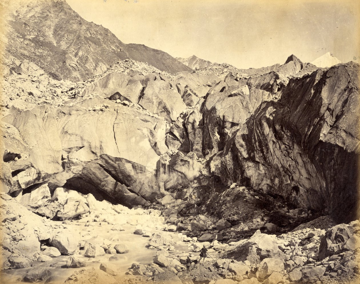 ガンジス川の源、インド、c.1860-70（アルブメンプリント） 作： サミュエル・ボーン